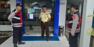 Polsek Cibatu Lakukan Patroli Malam Hari, Pastikan Keamanan Lingkungan Perusahaan