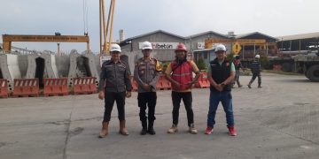 Bhabinkamtibmas Polsek Cibatu Jalin Komunikasi Dengan Warga Lewat Sambang