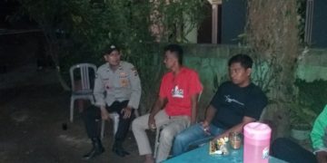 Sambang DDS Malam Hari Bhabinkamtibmas Desa Salamjaya Sampaikan Pesan Kamtibmas Kepada Warga Binaan