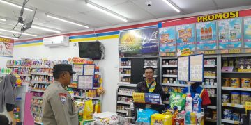 Patroli Sambang Dan Dialogis Polsek Pasawahan Ciptakan Keamanan Dan Kenyamanan Di Pertokoan Indomaret