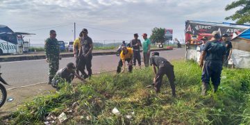 Bhabinkamtibmas Polsek Bungursari Polres Purwakarta Bersama Babinsa Laksanakan Binsatkamling di Desa, Tingkatkan Kesadaran Keamanan Warga