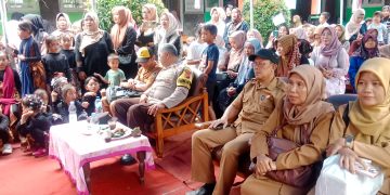 Bhabinkamtibmas Hadiri Kegiatan Undangan Perpisahan Siswa/Siswi SDN.1 Parakan