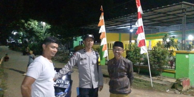 Kanit Binmas Polsek Pasawahan Aipda Abdul Jabar Lakukan Patroli Pada Malam Hari