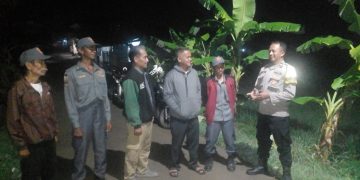 Bhabinkamtibmas Polsek Cibatu Tekankan Disiplin Jam Malam bagi Pelajar Lewat Patroli Malam