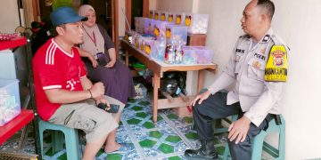 Bhabinkamtibmas Polsek Bungursari Polres Purwakarta Anjangsana ke Rumah Warga untuk Perkuat Silaturahmi