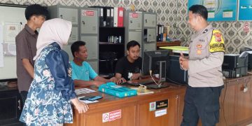 Kapolsek Cibatu Dampingi Petani, Pemanfaatan Lahan untuk Dukung Program Ketahanan Pangan