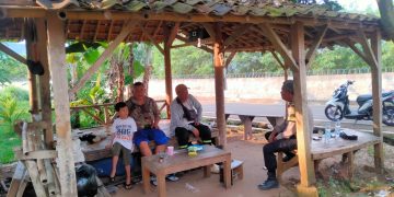 Rutin Lakukan Sambang Warga, Bhabinkamtibmas Polsek Plered Sampaikan Pesan Kamtibmas