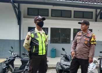 Sebagai Bentuk Kedekatan dengan Warga, Bhabinkamtibmas Bungurjaya Gelar Sambang DDS ke Warung Rakyat