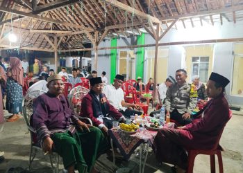 Tingkatkan Kewaspadaan, Bhabinkamtibmas Polsek Cibatu Aktif Sambang Warga