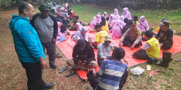 Bhabinkamtibmas Polsek Bungursari Polres Purwakarta Berbaur dengan Warga, Perkuat Kedekatan dan Keamanan Lingkungan