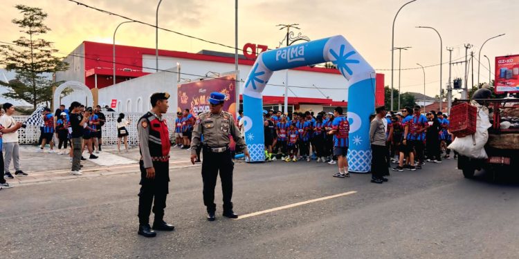 Pastikan Kelancaran Acara, Kapolsek Purwakarta Kota Pimpin Pengamanan ‘Run In Clouds’ 2025