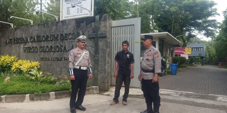 Polsek Bungursari Polres Purwakarta Monitoring Ibadah Minggu Gereja, Pastikan Jemaat Beribadah dengan Aman dan Khidmat