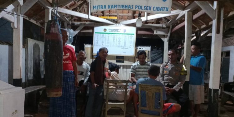 Peran Aktif Bhabinkamtibmas Polsek Cibatu dalam Menjaga Keamanan Lingkungan