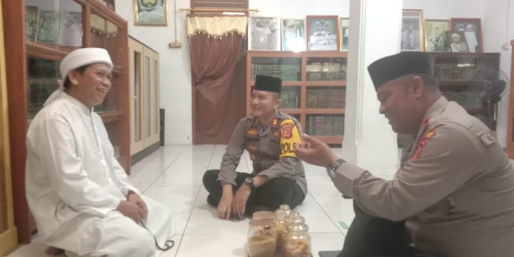 Pertegas Sinergis Ulama Dan Umaro, Kapolsek Sukatani Silaturahmi Ke Tokoh Agama