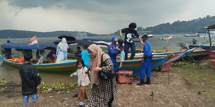 Sat Polairud Polres Purwakarta Intensifkan Pengamanan Wisata Perairan Jelang Libur Nataru