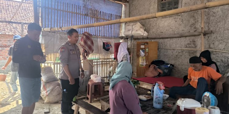 Gelar Jumat Curhat, Polsek Plered Sampaikan Pesan Kamtibmas Dan Bahaya Judi Online Ke Masyarakat