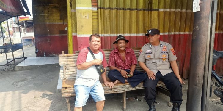 BHABINKAMTIBMAS DESA CISAAT MELAKSANAKAN GIAT SAMBANG WARGA DESA, SEKALIGUS BERIKAN HIMBAUAN KAMTIBMAS