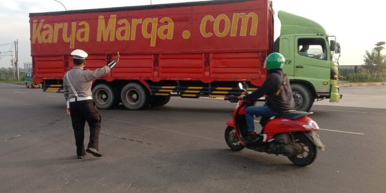Polsek Bungursari Polres Purwakarta Laksanakan Protap Pagi untuk Tertibkan Arus Lalu Lintas