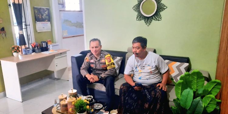 Bhabinkamtibmas Polsek Purwakarta Kota Aktif Sambangi Warga Munjuljaya, Jalin Sinergi Keamanan