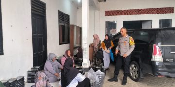 Polsek Plered Sampaikan Pesan Kamtibmas Dan Bahaya Judi Online Ke Masyarakat Dalam Kegiatan Jumat Curhat