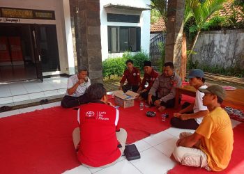 Sambang Warga, Bhabinkamtibmas Polsek Plered Ajak Warga Jaga Kamtibmas Dan Jauhi Narkoba