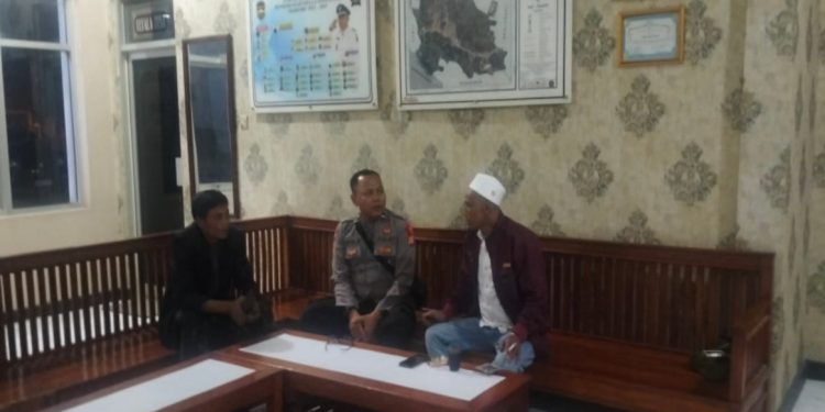 Bhabinkamtibmas Desa Linggasari Sambangi Warga, Perkuat Silaturahmi dan Harkamtibmas