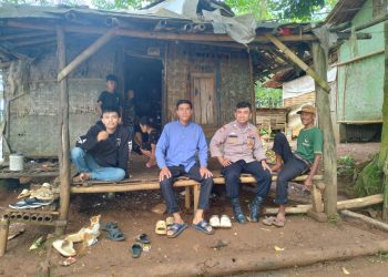 BHABINKAMTIBMAS DESA CIJATI BRIPKA CUCU KURNIAWAN MELAKSANAKAN SAMBANG KEPADA WARGA MASYARAKAT