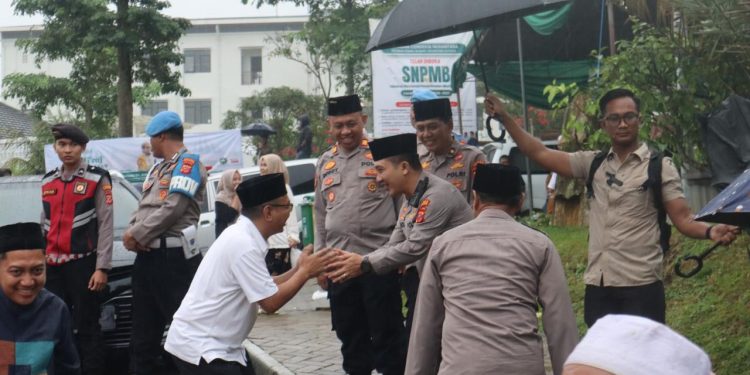 Peringatan Isra Mi’raj di Darangdan Berlangsung Khidmat, Polres Purwakarta Pastikan Keamanan Ribuan Jamaah
