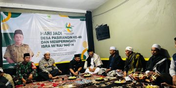 Bhabinkamtibmas Desa Pasirangin Hadiri Peringatan Isra Mi’raj dan Hari Jadi Desa ke-46