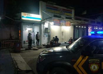 Cegah Aksi Kriminal Di Malam Hari, Polsek Plered Gelar Patroli Blue Light