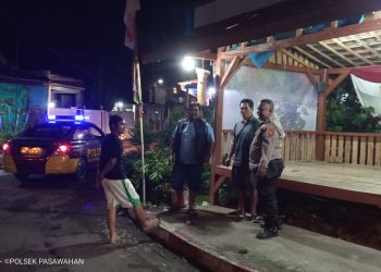 Patroli Blue Light Polsek Pasawahan Antisipasi Gangguan Kamtibmas di Kampung Adung Kertajaya