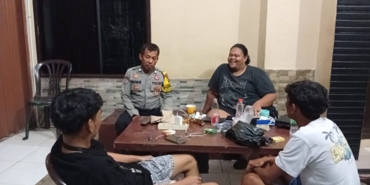 Polsek Bungursari Polres Purwakarta Tingkatkan Kamtibmas, Bhabinkamtibmas Sambang Malam di Bulan Ramadhan