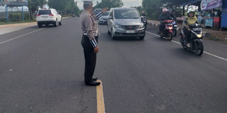 Polsek Bungursari Polres Purwakarta Laksanakan Gatur Lalin Protap Sore, Cegah Kemacetan dan Laka Lantas
