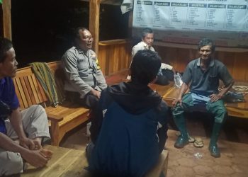 Polsek Bungursari Polres Purwakarta Tingkatkan Kamtibmas melalui Sambang Malam Bhabinkamtibmas kepada Warga