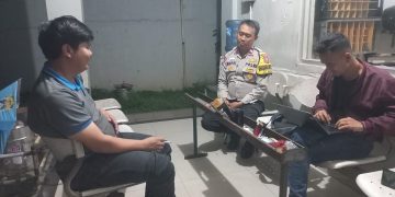 Bhabinkamtibmas Polsek Bungursari Polres Purwakarta Tingkatkan Kamtibmas melalui Sambang Malam