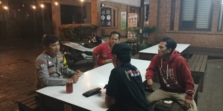 Polsek Bungursari Polres Purwakarta Tingkatkan Kamtibmas melalui Sambang Malam Bhabinkamtibmas