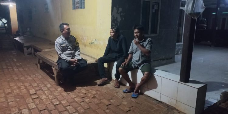 Polsek Bungursari Polres Purwakarta Tingkatkan Kamtibmas melalui Sambang Malam Bhabinkamtibmas