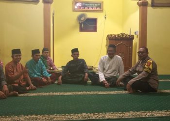 Polsek Bungursari Polres Purwakarta Intensifkan Tarawih Keliling di Desa Dangdeur, Perkuat Harkamtibmas