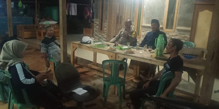 Polsek Bungursari Polres Purwakarta Perkuat Kamtibmas melalui Ronda Malam Bhabinkamtibmas