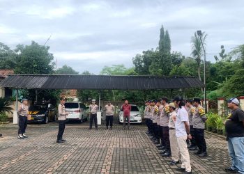 Kapolsek Cibatu Pimpin Apel Pagi, Tekankan Peningkatan Patroli Usai Tarawih dan Jelang Sahur