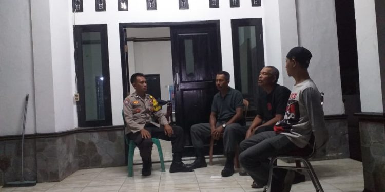 Ramadhan Penuh Kebersamaan, Bhabinkamtibmas Polsek Cibatu Tingkatkan Sambang Warga