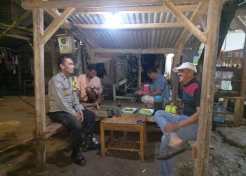 Jelang Sahur dan Tarawih, Bhabinkamtibmas Polsek Cibatu Ingatkan Warga Tingkatkan Kewaspadaan