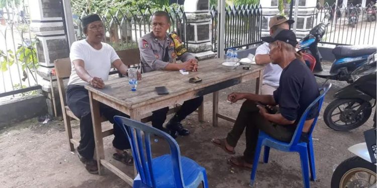 Dekat Tanpa Sekat, Bhabinkamtibmas Cibatu Aktif Sambangi Warga