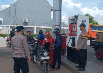 Patroli SPBU, Anggota Polsek Jatiluhur Antisipasi Gangguan Kamtibmas