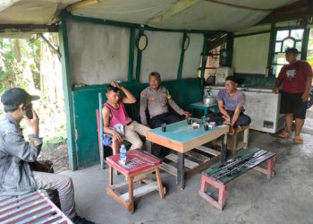 Dalam Kegiatan Jumat Curhat, Polsek Plered Sampaikan Pesan Kamtibmas Dan Bahaya Judi Online Ke Masyarakat