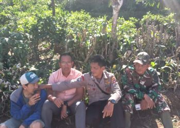 Sinergitas TNI–Polri Bhabinkantibmas Polsek Kiarapedes