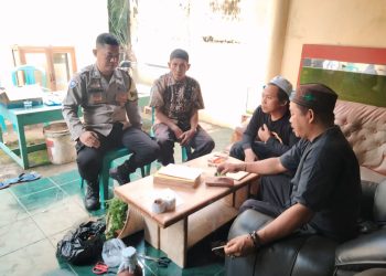 Pererat Silaturahmi, Bhabinkamtibmas Kelurahan Cigelam Gelar Sambang Warga Guna Pastikan Kondusifitas
