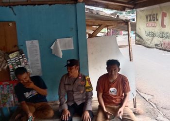 Bhabinkamtibmas Desa Pasir Jambu Polsek Maniis Intensifkan Sambang, Perkuat Sinergi Jaga Kamtibmas