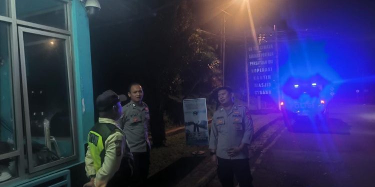Pastikan Ramadhan Aman Dan Kondusif, Polsek Plered Gelar Patroli Blue Light
