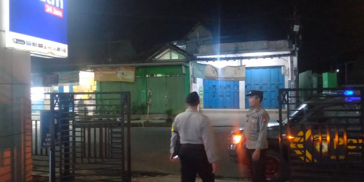 Demi Keamanan Wilayah, Polsek Plered Rutin Blue Light Patrol